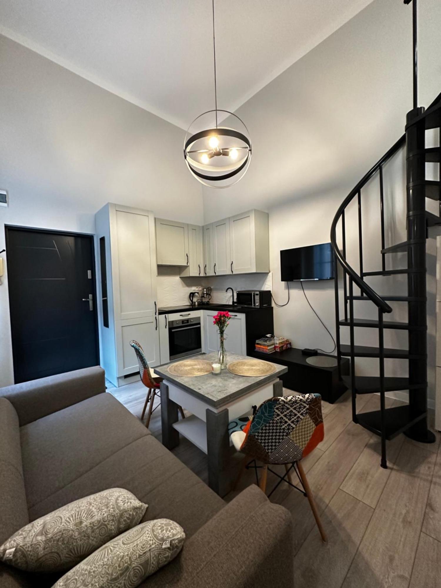 Miniapartament Jelonka Jelenia Gora Bagian luar foto